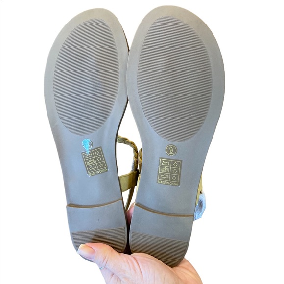 Journee Collection Genevive Sandals - Picture 7 of 9